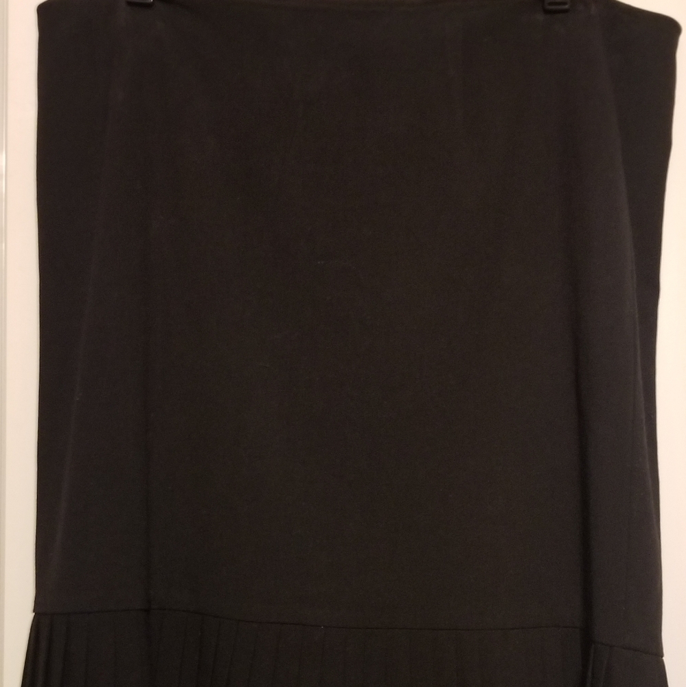 Skirtology Black Pecil Pleated Skirt Plus 14